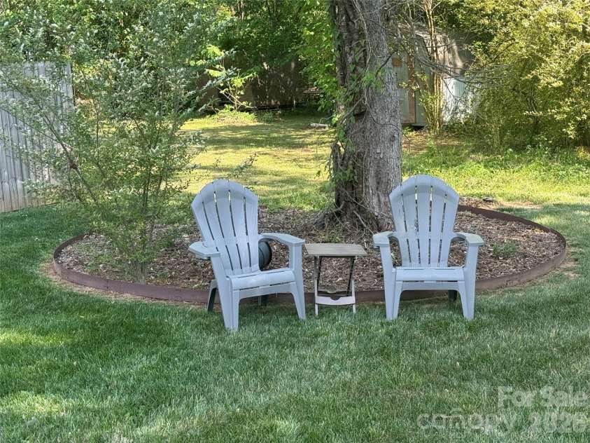 551 Porter Street, Charlotte, NC 28208.  MLS# CAR4420358, YatesRealty ID 48141. 