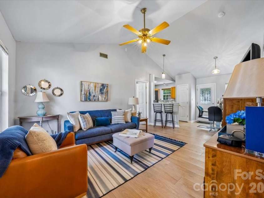 551 Porter Street, Charlotte, NC 28208.  MLS# CAR4420358, YatesRealty ID 48141. 