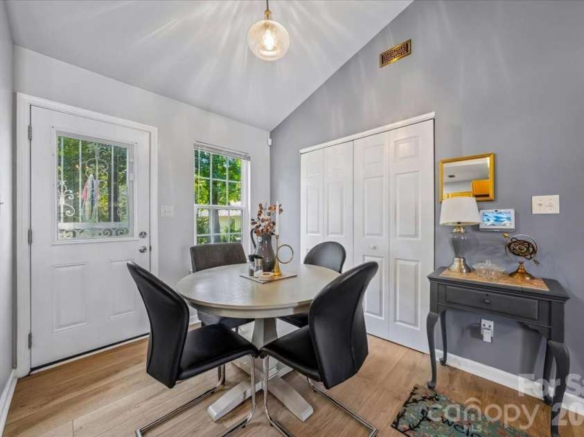 551 Porter Street, Charlotte, NC 28208.  MLS# CAR4420358, YatesRealty ID 48141. 