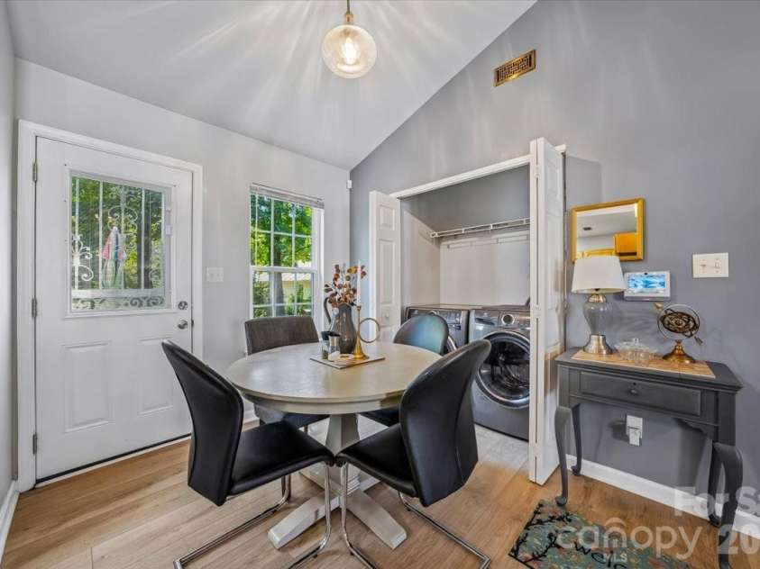 551 Porter Street, Charlotte, NC 28208.  MLS# CAR4420358, YatesRealty ID 48141. 