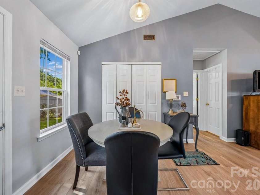 551 Porter Street, Charlotte, NC 28208.  MLS# CAR4420358, YatesRealty ID 48141. 