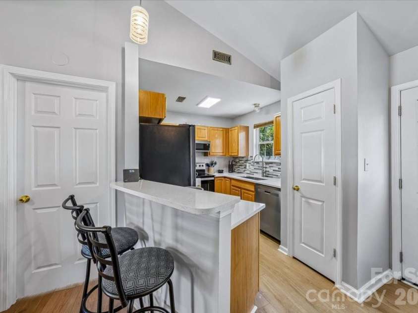 551 Porter Street, Charlotte, NC 28208.  MLS# CAR4420358, YatesRealty ID 48141. 