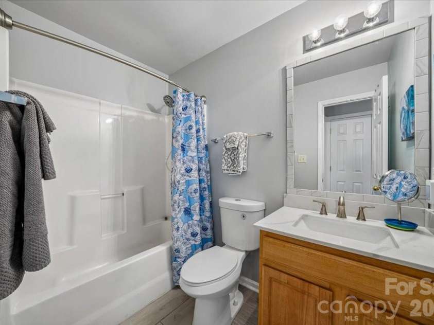551 Porter Street, Charlotte, NC 28208.  MLS# CAR4420358, YatesRealty ID 48141. 