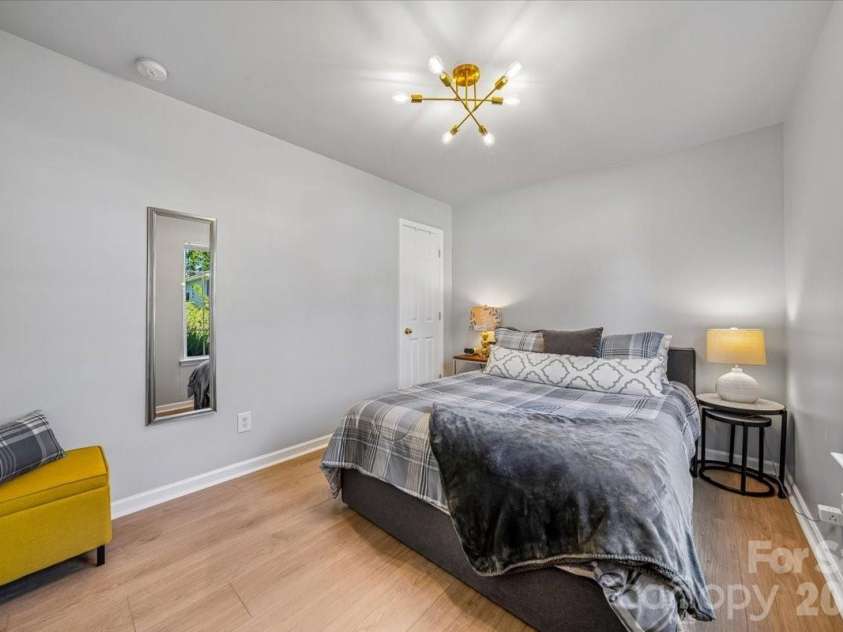 551 Porter Street, Charlotte, NC 28208.  MLS# CAR4420358, YatesRealty ID 48141. 