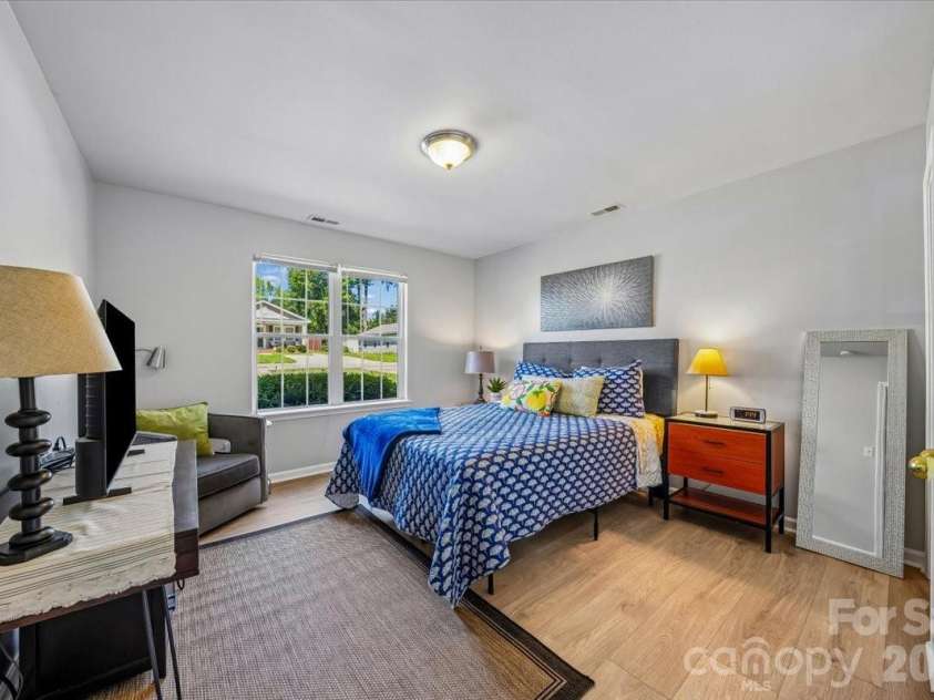 551 Porter Street, Charlotte, NC 28208.  MLS# CAR4420358, YatesRealty ID 48141. 