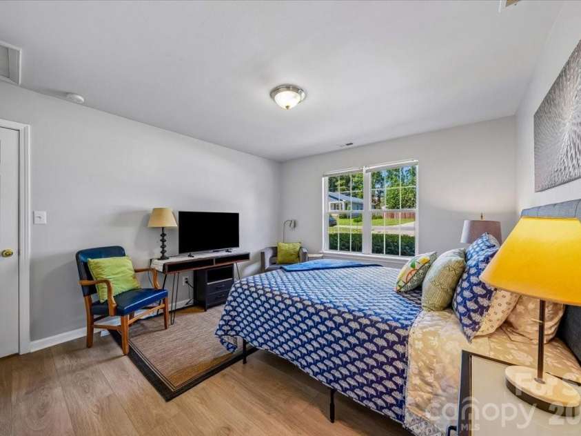 551 Porter Street, Charlotte, NC 28208.  MLS# CAR4420358, YatesRealty ID 48141. 