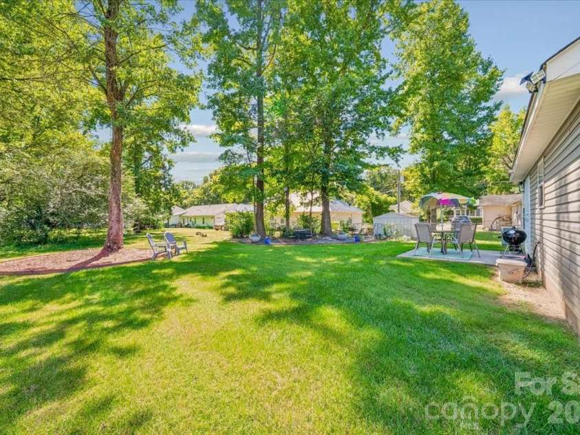 551 Porter Street, Charlotte, NC 28208.  MLS# CAR4420358, YatesRealty ID 48141. 