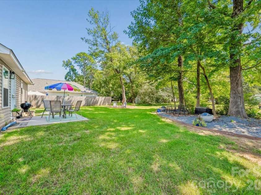 551 Porter Street, Charlotte, NC 28208.  MLS# CAR4420358, YatesRealty ID 48141. 