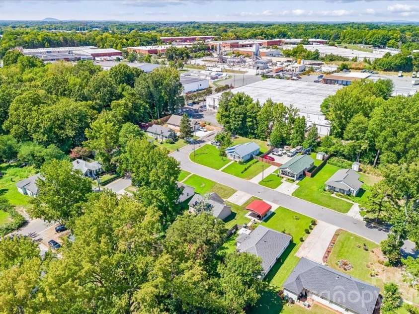 551 Porter Street, Charlotte, NC 28208.  MLS# CAR4420358, YatesRealty ID 48141. 