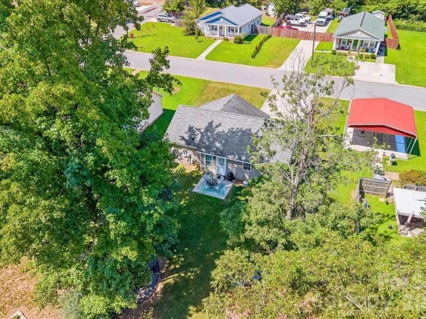 551 Porter Street, Charlotte, NC 28208.  MLS# CAR4420358, YatesRealty ID 48141. 