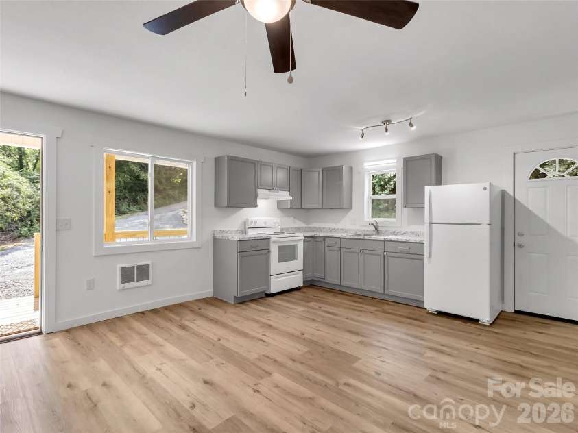 80 Mcelroy Street, Waynesville, NC 28786.  MLS# CAR4420052, YatesRealty ID 48142. 