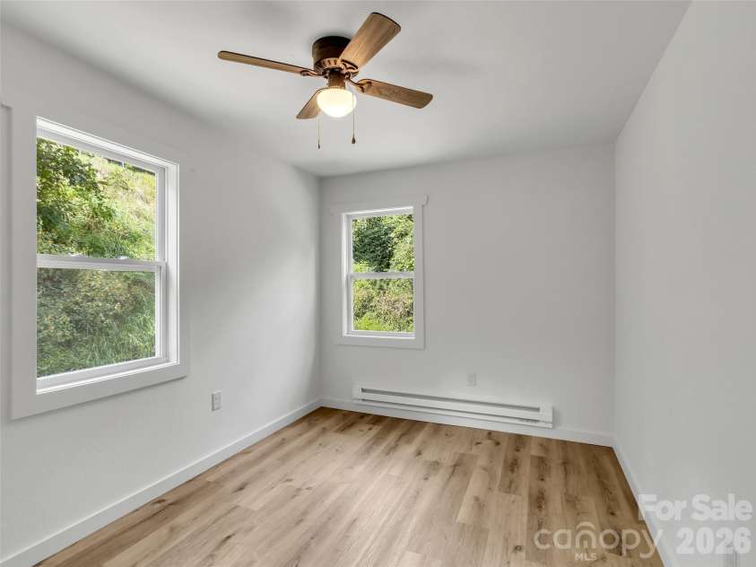 80 Mcelroy Street, Waynesville, NC 28786.  MLS# CAR4420052, YatesRealty ID 48142. 