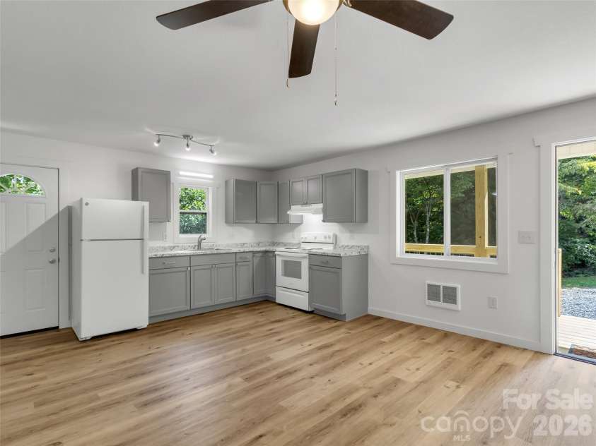 80 Mcelroy Street, Waynesville, NC 28786.  MLS# CAR4420052, YatesRealty ID 48142. 