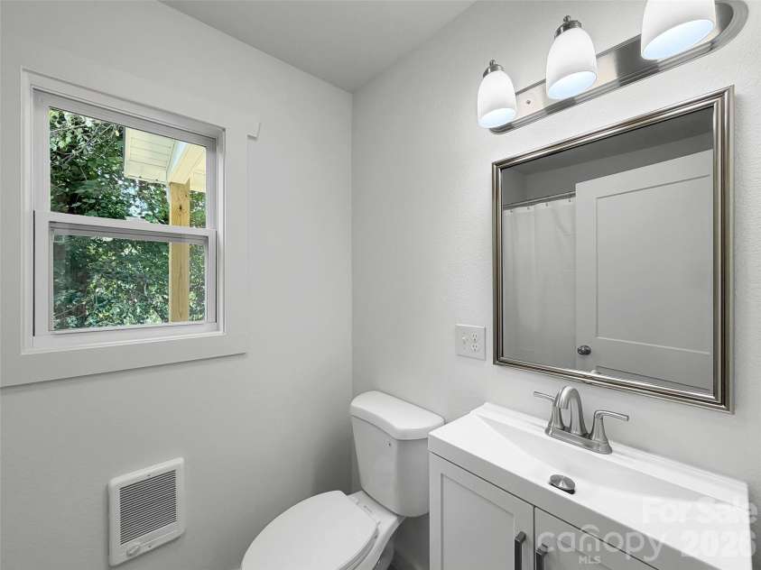 80 Mcelroy Street, Waynesville, NC 28786.  MLS# CAR4420052, YatesRealty ID 48142. 