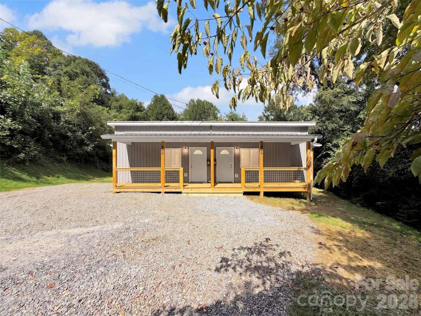 80 Mcelroy Street, Waynesville, NC 28786.  MLS# CAR4420052, YatesRealty ID 48142. 