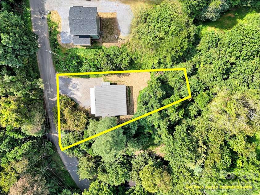 80 Mcelroy Street, Waynesville, NC 28786.  MLS# CAR4420052, YatesRealty ID 48142. 