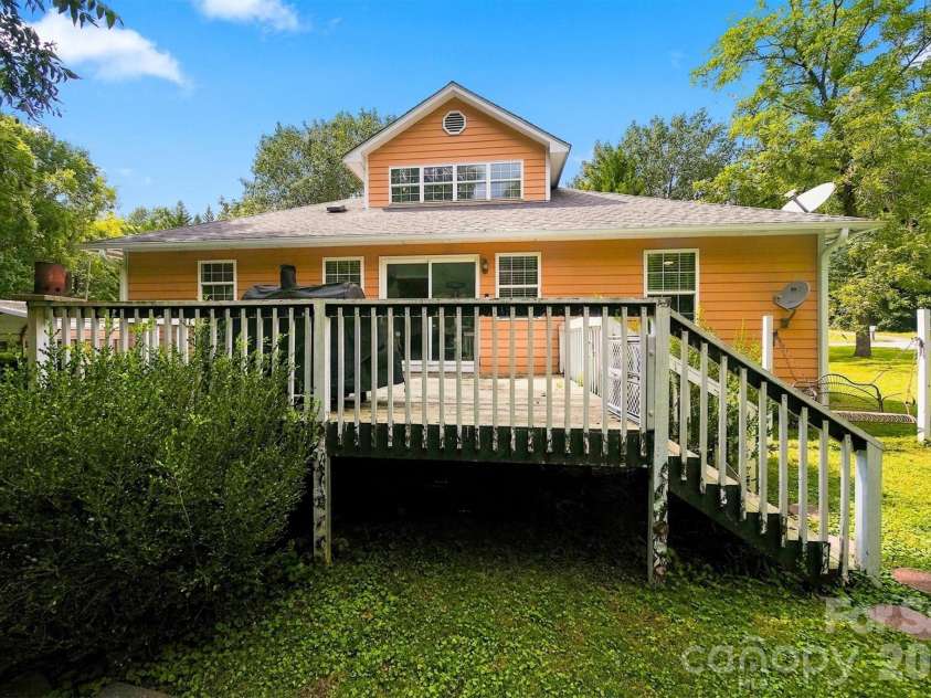 717 2nd Street Place, Conover, NC 28613.  MLS# CAR4420302, YatesRealty ID 48145. Back yard