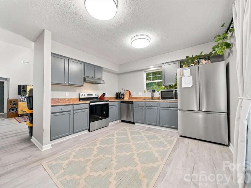 717 2nd Street Place, Conover, NC 28613.  MLS# CAR4420302, YatesRealty ID 48145. Kitchen