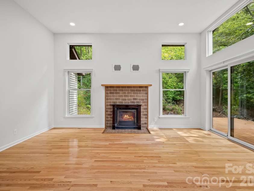163 Woodburn Drive, Swannanoa, NC 28778.  MLS# CAR4419446, YatesRealty ID 48148. 