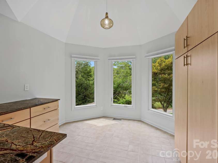 163 Woodburn Drive, Swannanoa, NC 28778.  MLS# CAR4419446, YatesRealty ID 48148. 