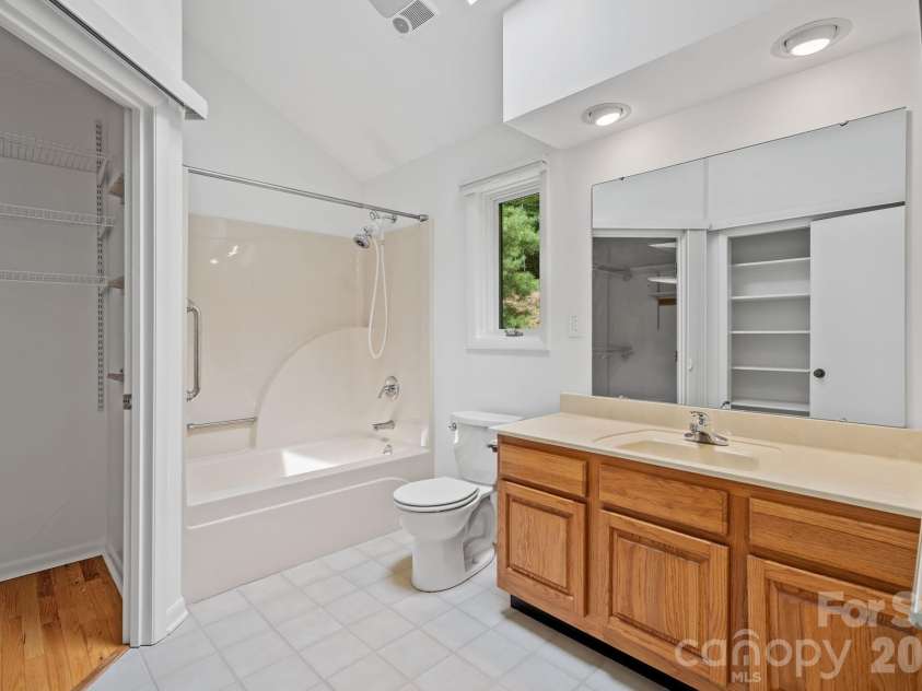 163 Woodburn Drive, Swannanoa, NC 28778.  MLS# CAR4419446, YatesRealty ID 48148. 