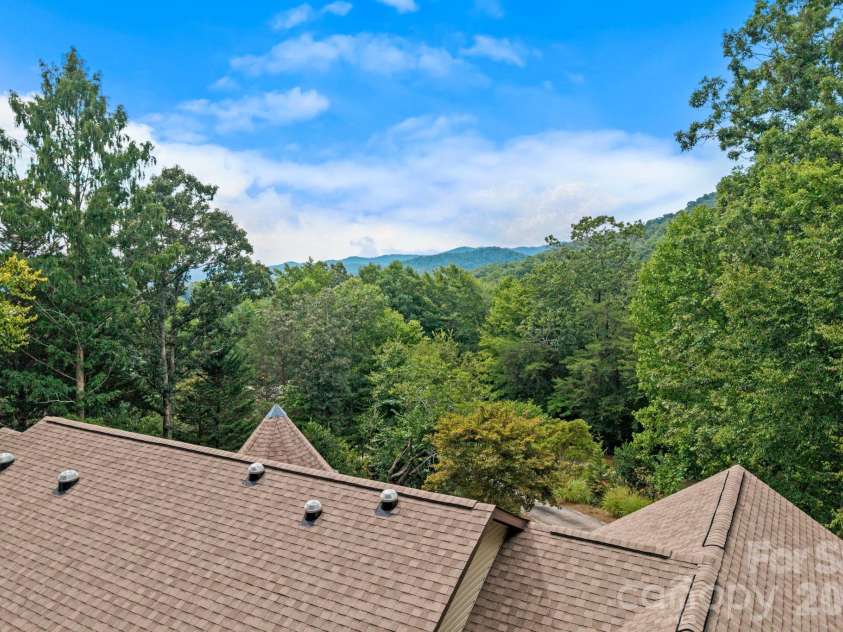 163 Woodburn Drive, Swannanoa, NC 28778.  MLS# CAR4419446, YatesRealty ID 48148. 