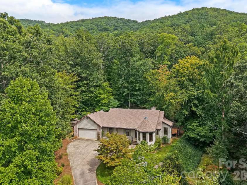 163 Woodburn Drive, Swannanoa, NC 28778.  MLS# CAR4419446, YatesRealty ID 48148. 
