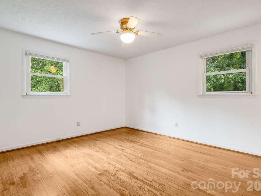 129 Whisperwood Drive, Hendersonville, NC 28791.  MLS# CAR4419413, YatesRealty ID 48149. 