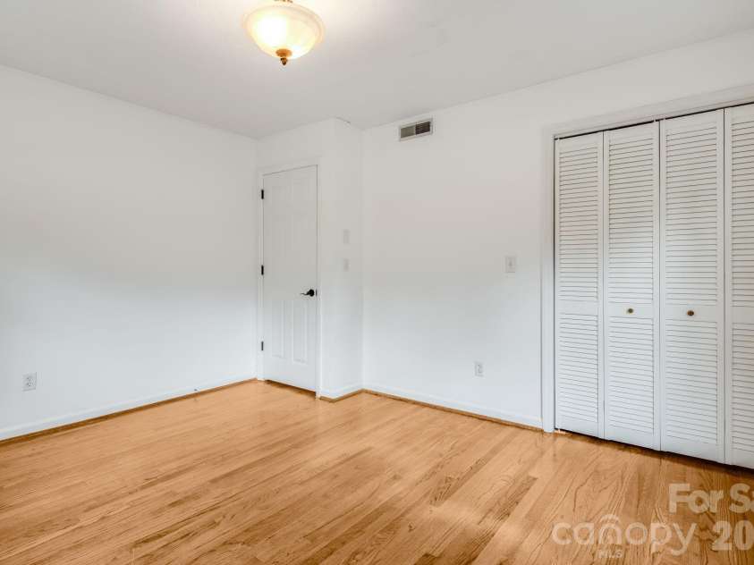 129 Whisperwood Drive, Hendersonville, NC 28791.  MLS# CAR4419413, YatesRealty ID 48149. 