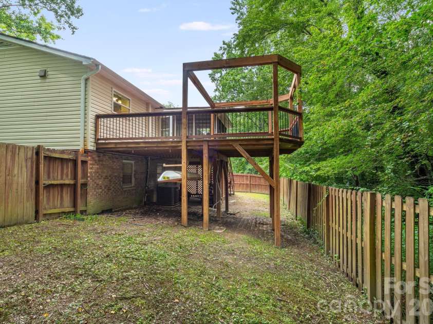 129 Whisperwood Drive, Hendersonville, NC 28791.  MLS# CAR4419413, YatesRealty ID 48149. 