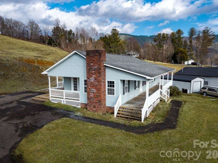 7215 Hwy 421 Highway, Vilas, NC 28692.  MLS# CAR4346683, YatesRealty ID 4815. 