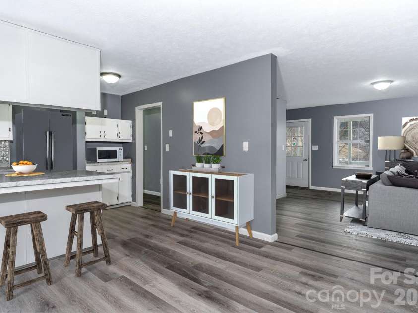 7215 Hwy 421 Highway, Vilas, NC 28692.  MLS# CAR4346683, YatesRealty ID 4815. Vuirtuakl Staged