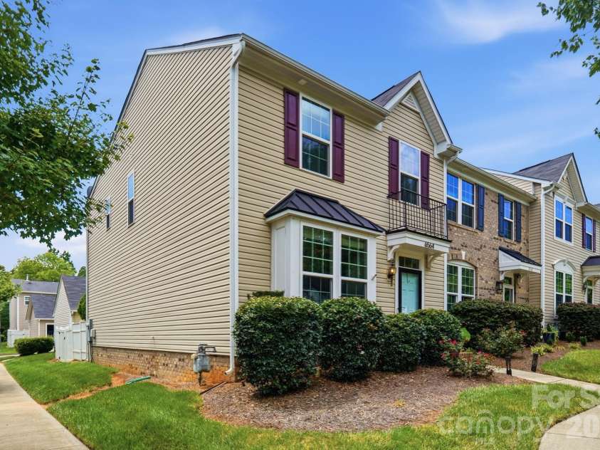 6564 Hasley Woods Drive, Huntersville, NC 28078.  MLS# CAR4410992, YatesRealty ID 48153. 