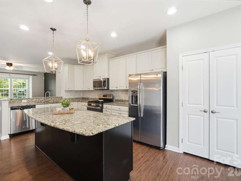 6564 Hasley Woods Drive, Huntersville, NC 28078.  MLS# CAR4410992, YatesRealty ID 48153. 