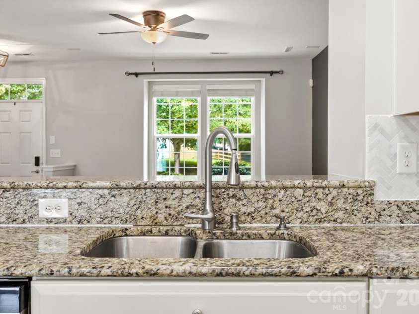 6564 Hasley Woods Drive, Huntersville, NC 28078.  MLS# CAR4410992, YatesRealty ID 48153. 