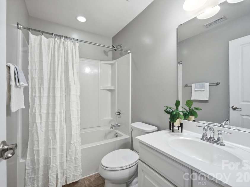 6564 Hasley Woods Drive, Huntersville, NC 28078.  MLS# CAR4410992, YatesRealty ID 48153. 