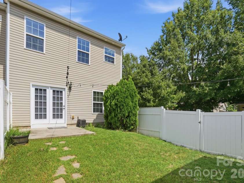 6564 Hasley Woods Drive, Huntersville, NC 28078.  MLS# CAR4410992, YatesRealty ID 48153. 