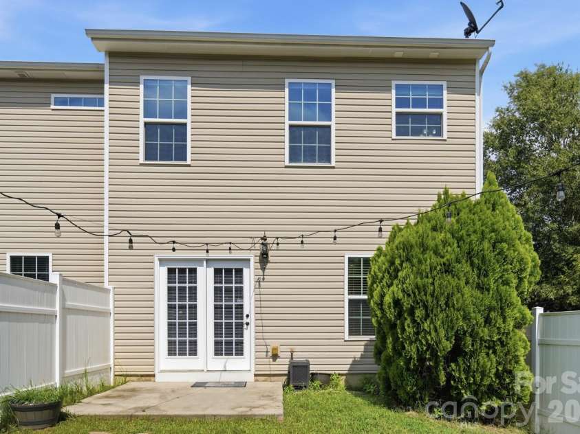 6564 Hasley Woods Drive, Huntersville, NC 28078.  MLS# CAR4410992, YatesRealty ID 48153. 