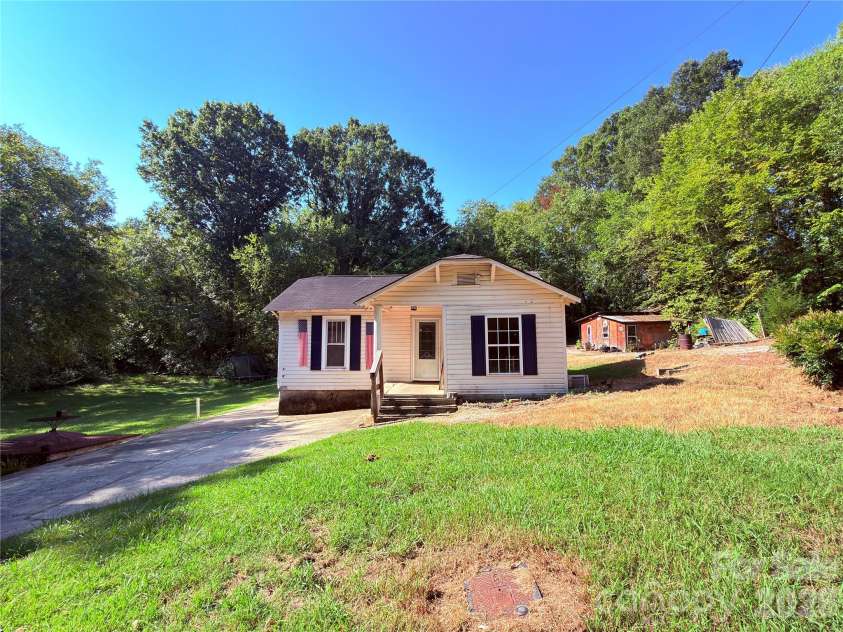 331 Grant Street, Spencer, NC 28159.  MLS# CAR4420150, YatesRealty ID 48155. 331 Grant St. Spencer, NC