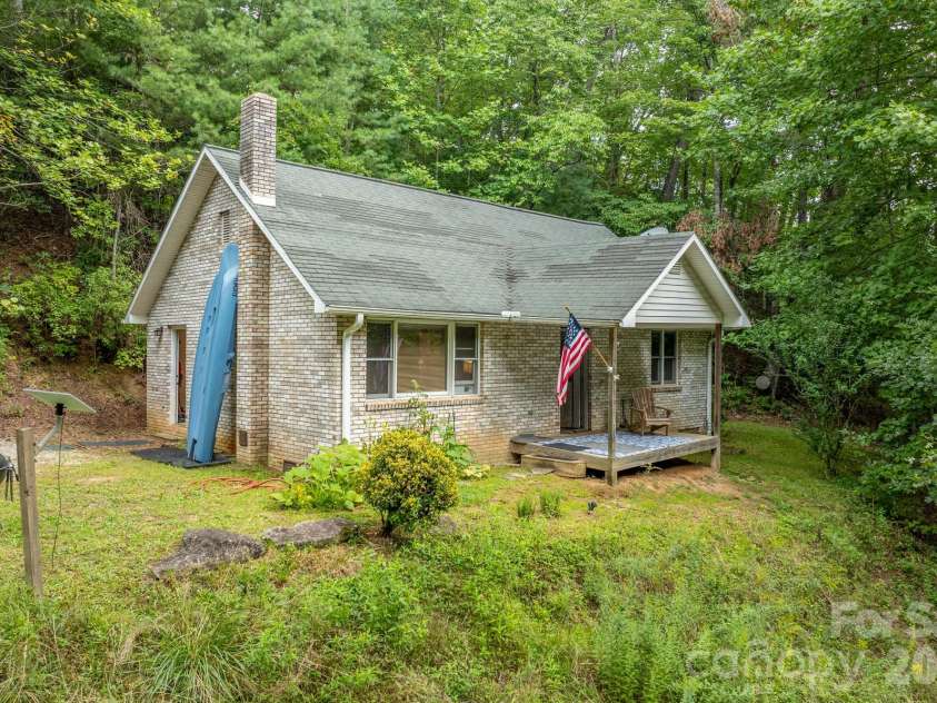 937 Shoal Creek Road, Balsam Grove, NC 28708.  MLS# CAR4419676, YatesRealty ID 48157. 