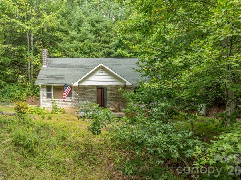 937 Shoal Creek Road, Balsam Grove, NC 28708.  MLS# CAR4419676, YatesRealty ID 48157. 