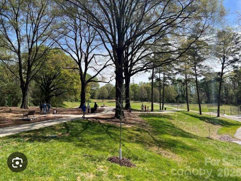 3414 Bonaire Drive, Charlotte, NC 28208.  MLS# CAR4420141, YatesRealty ID 48158. 