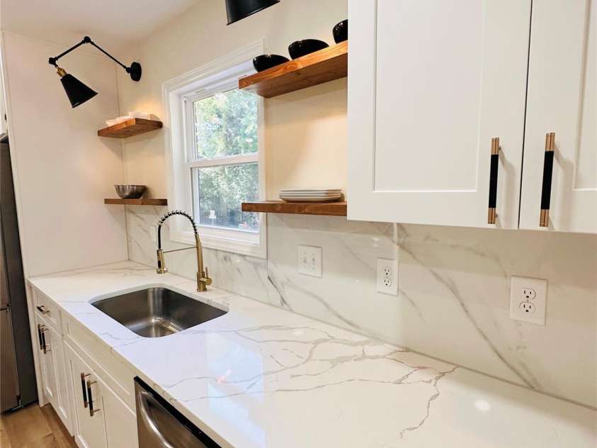 3414 Bonaire Drive, Charlotte, NC 28208.  MLS# CAR4420141, YatesRealty ID 48158. 