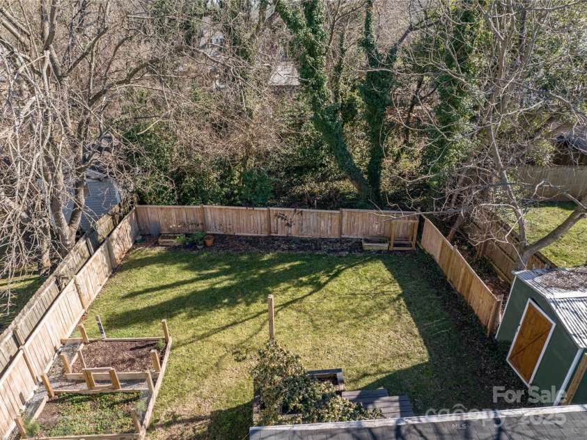 506 Campus Street, Charlotte, NC 28216.  MLS# CAR4217971, YatesRealty ID 4816. 