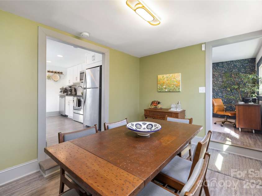 506 Campus Street, Charlotte, NC 28216.  MLS# CAR4217971, YatesRealty ID 4816. Dining Room