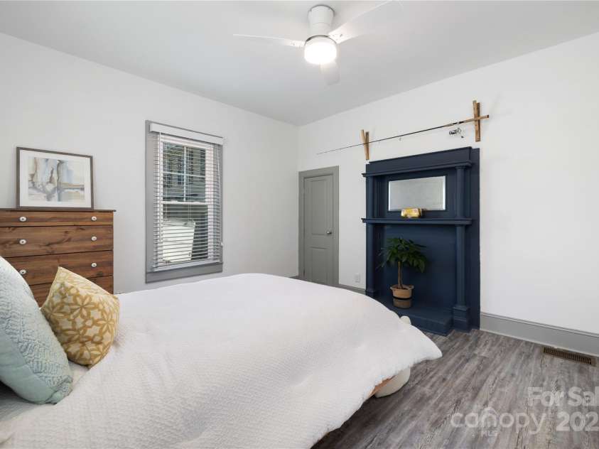 506 Campus Street, Charlotte, NC 28216.  MLS# CAR4217971, YatesRealty ID 4816. Guest Bed