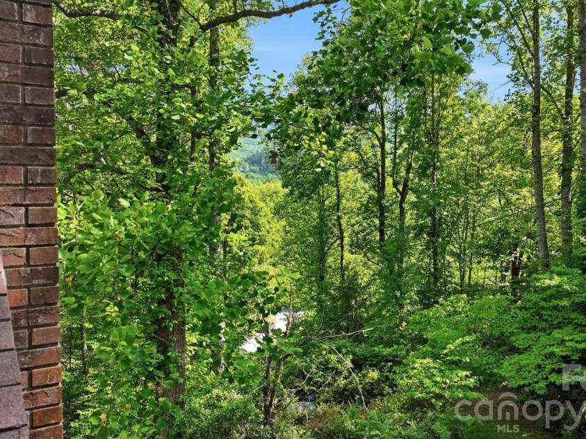 38 Pee Wee Branch Branch, Sylva, NC 28779.  MLS# CAR4418580, YatesRealty ID 48161. 