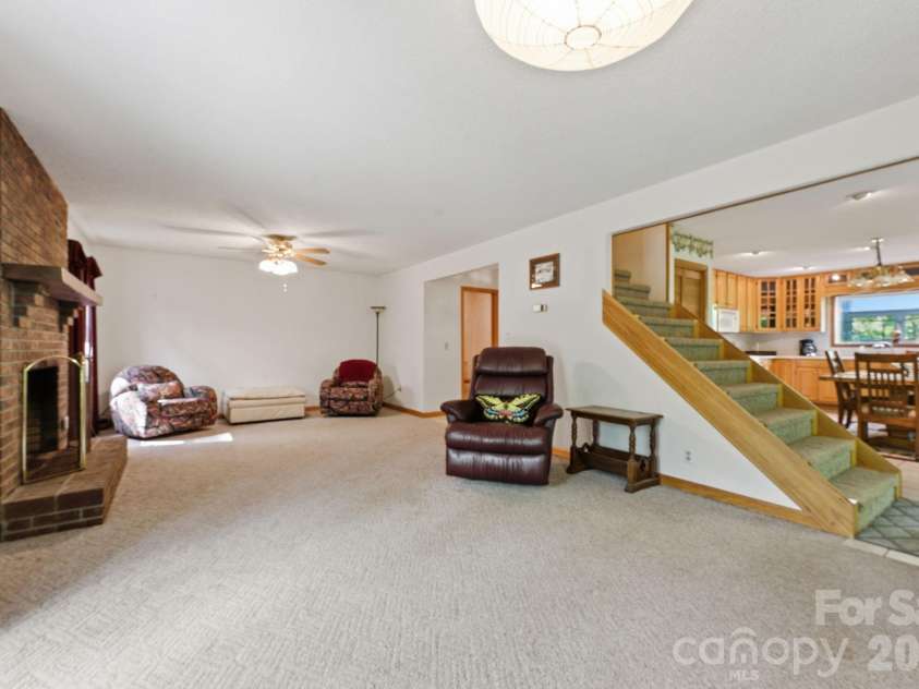 38 Pee Wee Branch Branch, Sylva, NC 28779.  MLS# CAR4418580, YatesRealty ID 48161. 