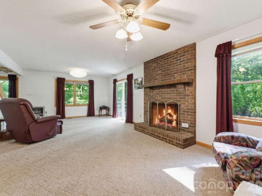 38 Pee Wee Branch Branch, Sylva, NC 28779.  MLS# CAR4418580, YatesRealty ID 48161. 