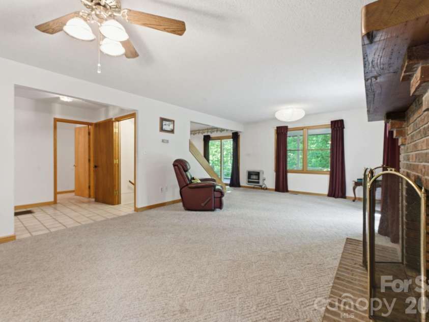 38 Pee Wee Branch Branch, Sylva, NC 28779.  MLS# CAR4418580, YatesRealty ID 48161. 